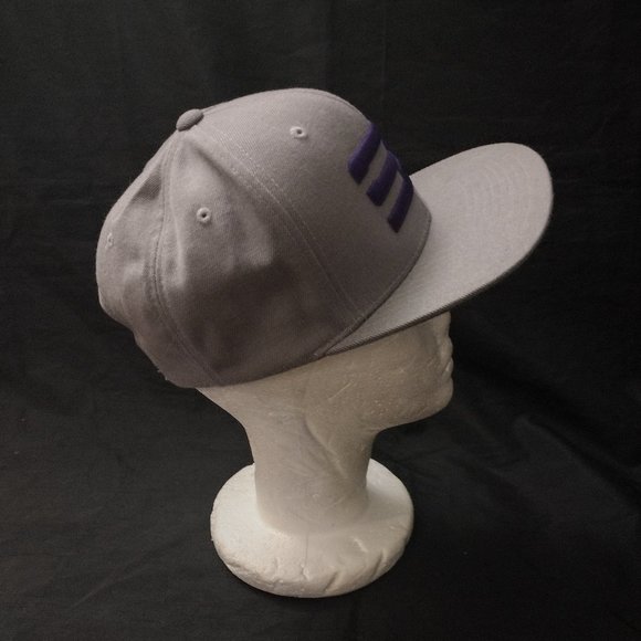 Men's Embroidered Snapback Hat - Picture 6 of 6
